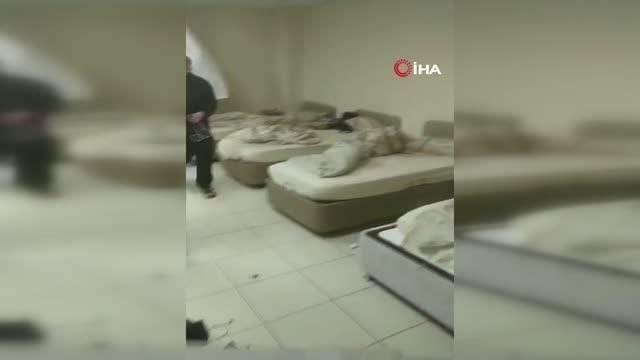 Deprem öğrenci yurdunda dolapları devirdi, panik anları kamerada