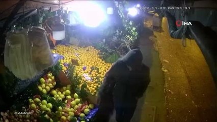 Manav çalışanı uyudu, hırsız dükkanı böyle soyup soğana çevirdi