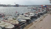 Lodos etkisini sürdürüyor: Balıkçılar bir haftadır limana kitlendi