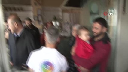 Bakan Soylu, depremin merkez üssünde esnaf ziyareti gerçekleştirdi