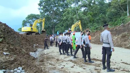 شاهد- مأساة زلزال جزيرة جاوا الإندونيسية