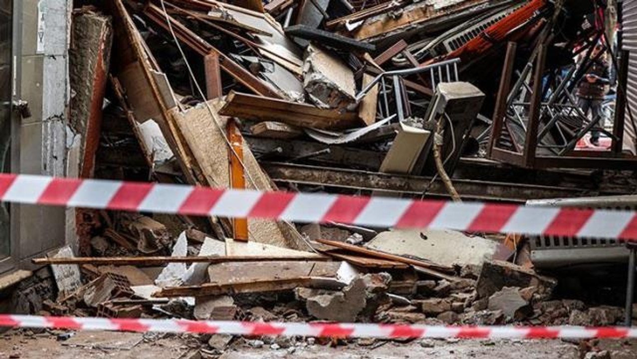 Depremle sarsılan Düzce'den yürek yakan haber! Kaçarken yaralanan vatandaş yaşamını yitirdi