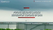 Langka Penampakan Tornado Cina yang Disebut Naga Mengisap Air