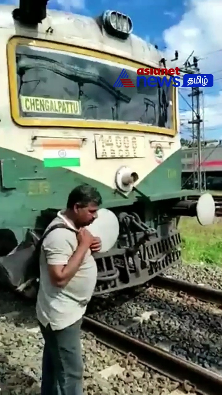 Watch : தாரம்பரம் அருகே சிக்னல் கோளாறு! - மின்சார ரயில்கள் நிறுத்தம்!