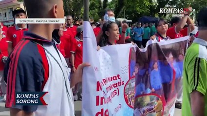 Ribuan Guru di Sorong Jalan Sehat Jelang Hari PGRI