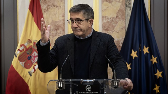 Patxi López llama “antisistema” al PP y censura que “Feijóo no lidera, hace lo que le dice Ayuso”
