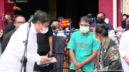 Presiden Joko Widodo Salurkan Bantuan Tunai PKL dan Warung Senilai Rp 1,2 Juta