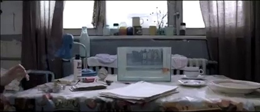 4 mois, 3 semaines, 2 jours Bande-annonce (IT)