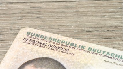 Muss ich meinen Perso immer bei mir tragen?