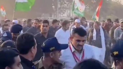 नरसिंहपुर:राहुल की भारत जोड़ो यात्रा, शामिल हुए विधायक