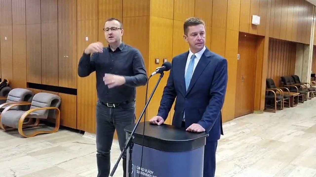 ZÁZNAM: Brífing ministra dopravy A. Doležala