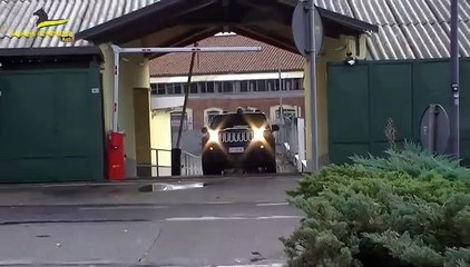 Trasforma una Toyota Coupè in una Ferrari F430: denunciato 26enne ad Asti