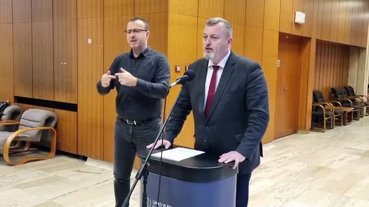 ZÁZNAM: M. Krajniak: Ak bude provizórium, nemohli by sme domácnostiam pomôcť s energiami
