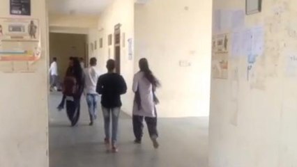 टीकमगढ़: महाविद्यालय में अव्यवस्थाएं का आलम,मूलभूत सुविधाओं को भी तरसते बच्चे..