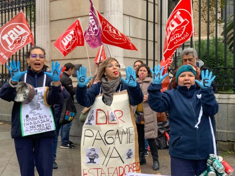 Las trabajadoras de limpieza de la Biblioteca Nacional llevan tres meses sin cobrar: No tengo ni para comer