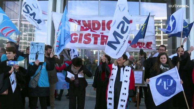 Протесты юристов во Франции