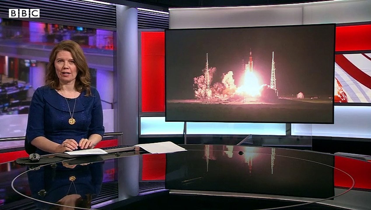Nasa's_Artemis_spacecraft_sends_back_images_of_Moon_and_Earth_-_BBC_News.