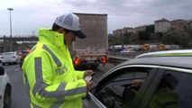 FSM Köprüsü girişinde çakar denetimi, kurallara uymayan sürücülere ceza işlem uygulandı