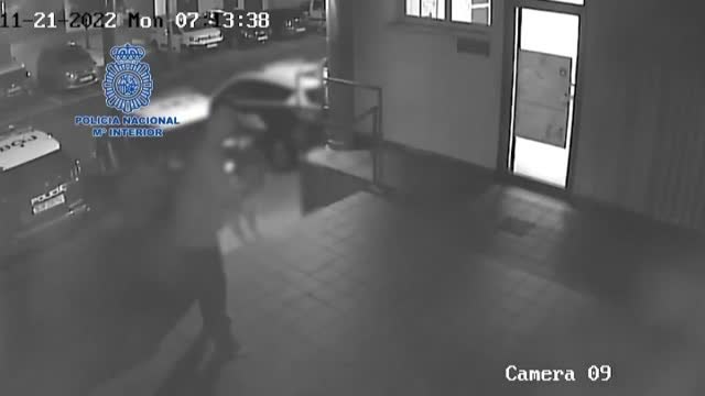 Un agente de Talavera de la Reina, en Toledo, salva la vida de una bebé de 14 meses