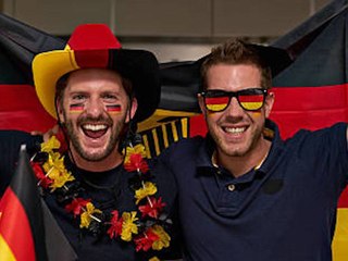 WM 2022: Darf man während der Arbeitszeit Fußball schauen?