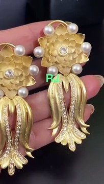 Latest Gold Studs Earrings - Earrings Designs