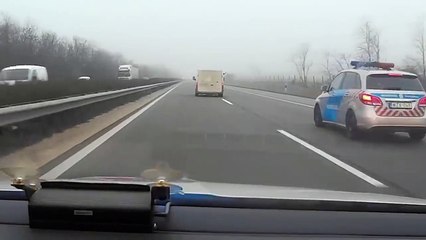 La police hongroise prend en chasse des passeurs de migrants qui n'hésitent pas à leur tirer dessus