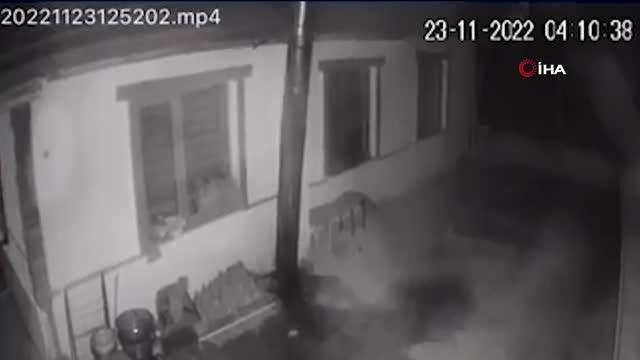 Deprem beşik gibi salladı... Ev yerinden oynadı, raflardaki ürünler devrildi