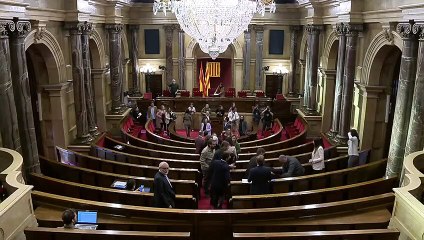 El diputado de Junts Quim Calatayud se desmaya en el Pleno del Parlament / CEDIDO