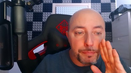 GF Vip, nuovamente sotto le coperte...la regia stacca ma lei racconta tutto