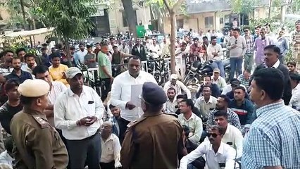 चोरी-लूट की वारदातों से ग्रामीण खफा, ​किया प्रदर्शन, एसपी को सुनाई पीड़ा