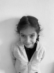 ANNESİYLE YOLUN KARŞISINA GEÇERKEN OTOMOBİLİN ÇARPTIĞI ELEYSA HAYATINI KAYBETTİ