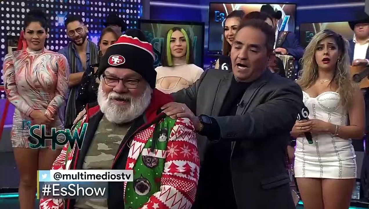Datsy le regala sensual masaje a su tío 'Santa Claus'