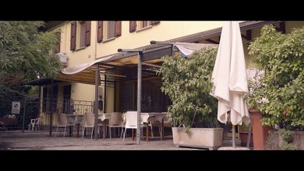 Salvo De Vita Quarta puntata "Testimonial" O Vesuvio (Ristorante Pizzeria)