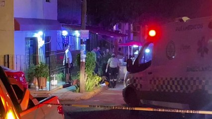 Atacaron a balazos a dos hombre que cenaban en un puesto de tacos; uno de ellos murió