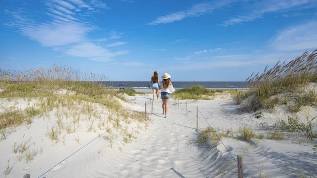 This Dreamy Georgia Island Is Home to Beautiful Beaches, Delicious Southern Food, and Family-Friendly Hiking Trails