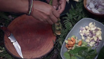 SOLO CAMPING BERKEMAH SENDIRIAN DI TENGAH_ UTAN HUJAN TROPIS MASAK CUMI SAMBA IJO