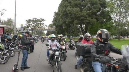Bogota'da artan akaryakıt fiyatları protesto edildi