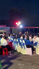 Đông Nhi hát live bài hát Đất Nước Trọn Niềm Vui