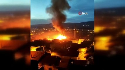 Tokat’ta iki katlı ahşap ev alevlere teslim oldu