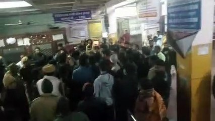 कोटा के एमबीएस अस्पताल महिला मरीज की मौत के बाद देर रात जमकर हुआ हंगामा, इमरजेंसी रूम में तोडफ़ोड़