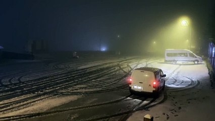 Uludağ'da kar yağışı başladı