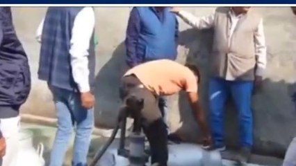 अमरोहा:खाद्य विभाग की छापामारी से मचा हड़कंप,पकड़ी गयी नकली दूध बनाने की फैक्ट्री