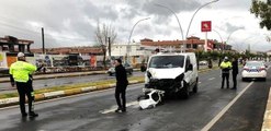 Ayvalık'ta para nakil aracı ile otomobil çarpıştı: 1 yaralı