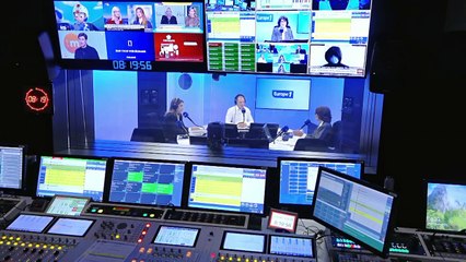 «Le voile est le drapeau des islamistes», observe la philosophe Sylviane Agacinski