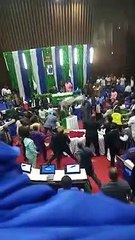 Violência no parlamento da Serra Leoa