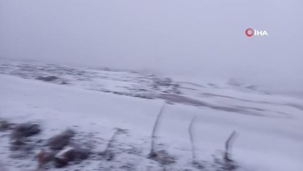 Afyonkarahisar'a mevsimin ilk karı düştü