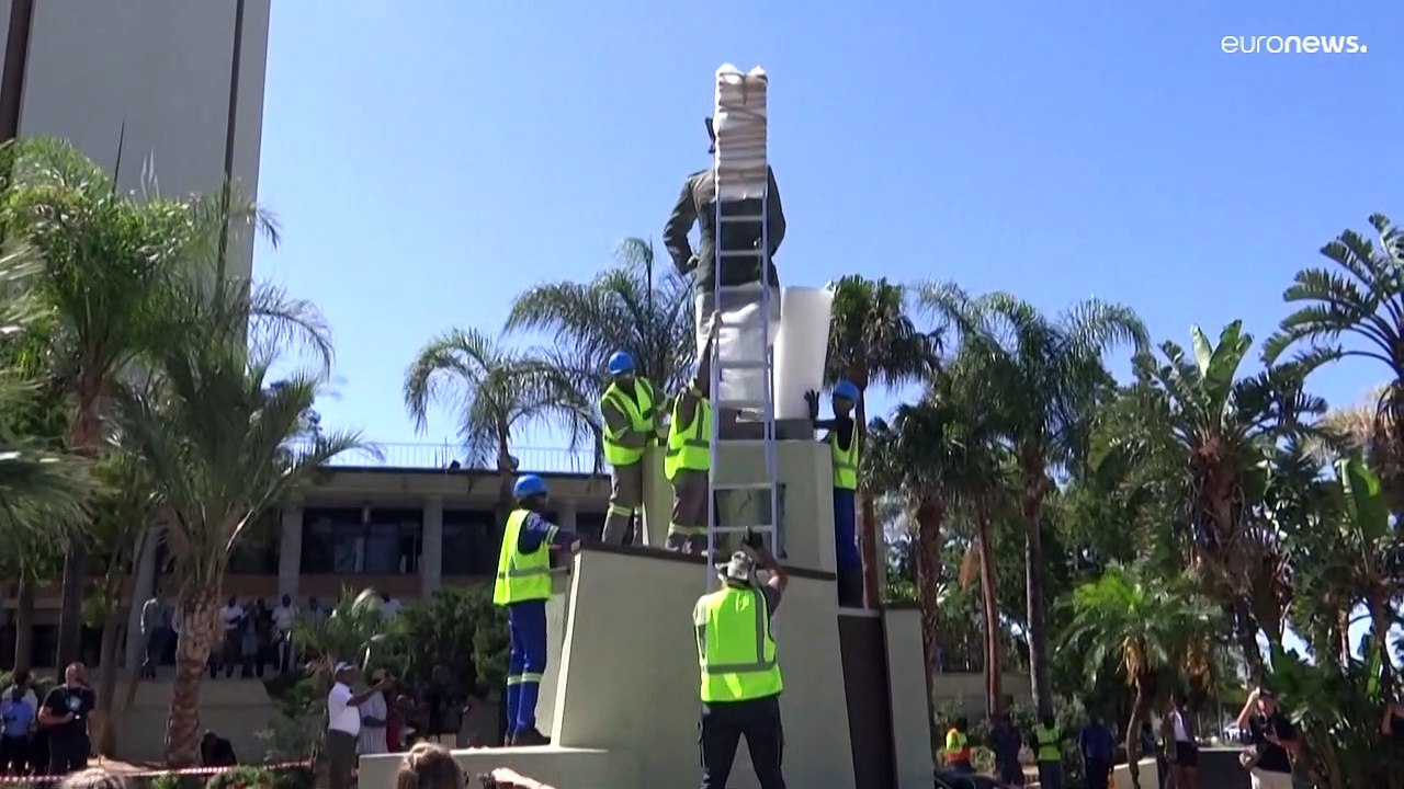 Namibia baut Statue von deutschem Kolonialbeamten ab