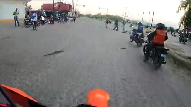 Arrestan a sujetos que hacían cobros y robos en puntos de bloqueo, tenían en su poder sustancias controladas