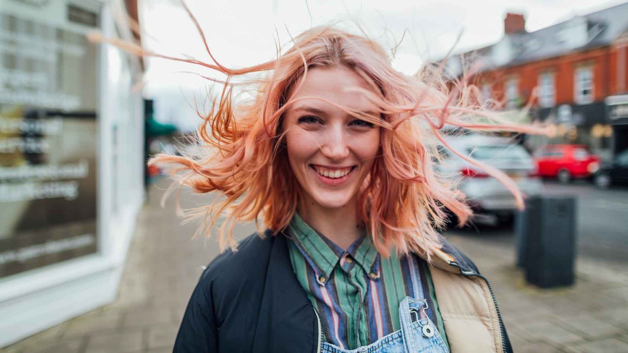 Jünger aussehen? Diese 4 Haarfarben lassen dich um Jahre jünger aussehen