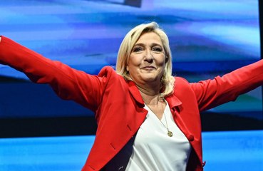 Guerre en Ukraine : Marine Le Pen demande l’arrêt des livraisons de canons !